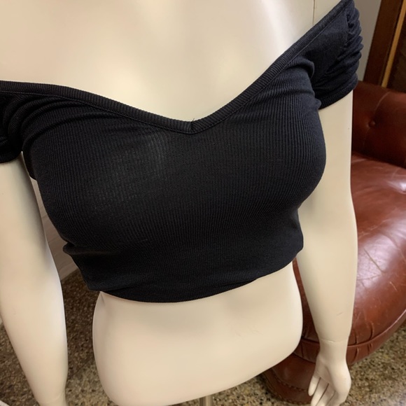 Urban Outfitters Tops - Urban outfitters 7/$25